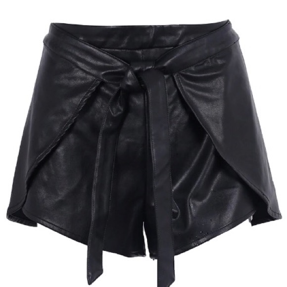 Wrap tie leather shorts - Picture 4 of 4